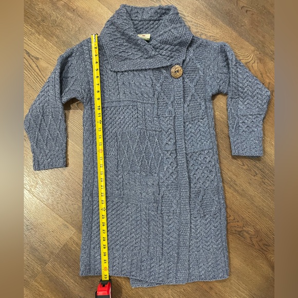 Carriag Donn Elegant Blue Women's Irish Merino Wool Cable Knit Long Cardigan - Picture 6 of 8